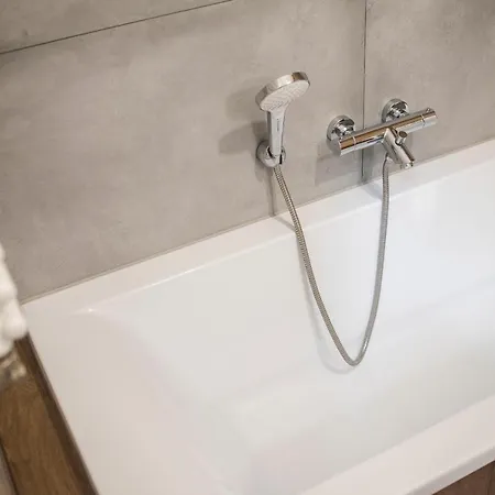 Apartament Z Ogródkiem I Garażem