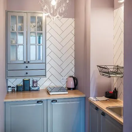 Z Ogródkiem I Garażem *