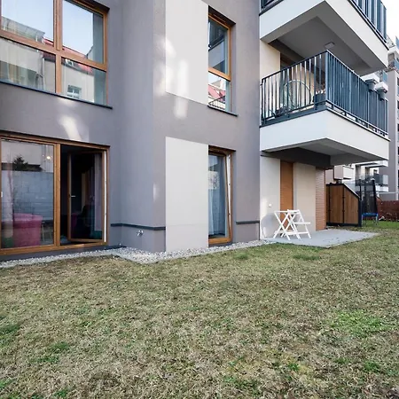 Z Ogródkiem I Garażem * Poznań