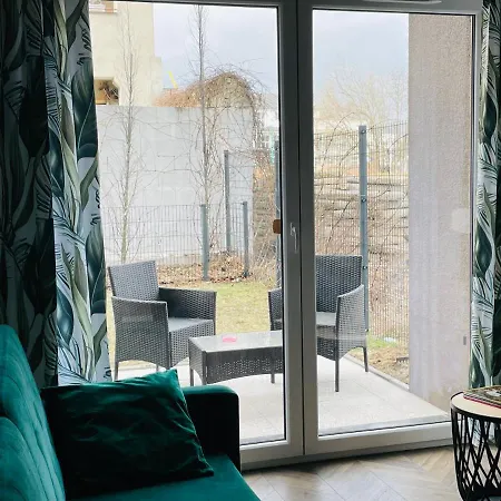 Apartament Z Ogródkiem I Garażem