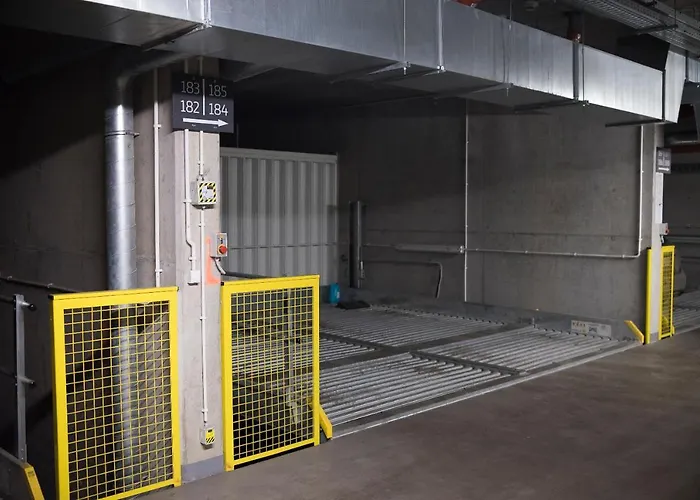 Z Ogrodkiem I Garazem Apartmán Poznaň