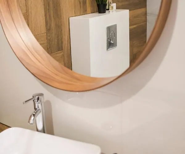 Z Ogrodkiem I Garazem Apartmán Poznaň