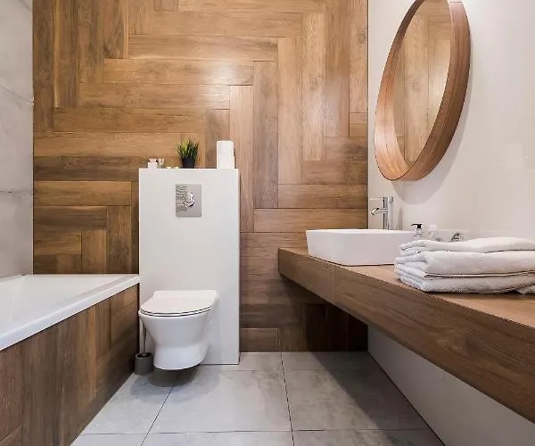 Z Ogrodkiem I Garazem Poznaň