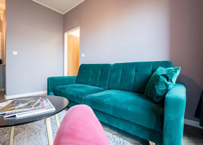 Z Ogrodkiem I Garazem Poznaň