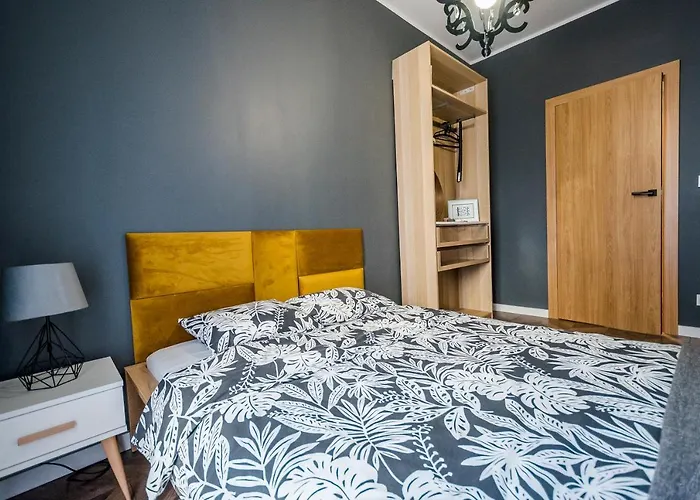 Z Ogrodkiem I Garazem Apartmán *