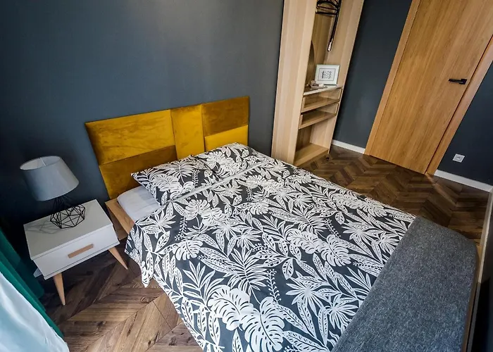 Z Ogrodkiem I Garazem Poznaň