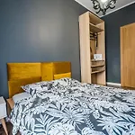 Z Ogrodkiem I Garazem Appartement *