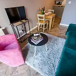 Z Ogrodkiem I Garazem Appartement Poznań
