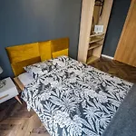 Z Ogrodkiem I Garazem Poznań
