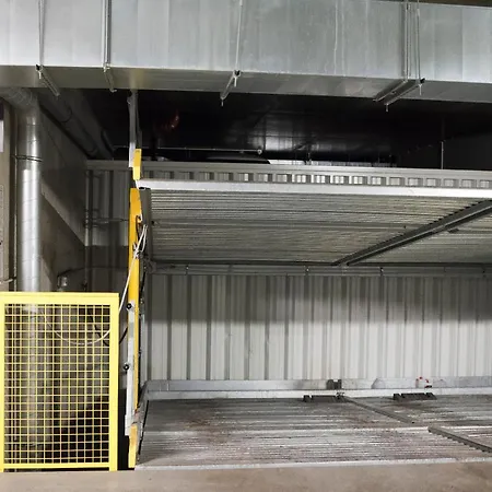 Z Ogrodkiem I Garazem 公寓 *