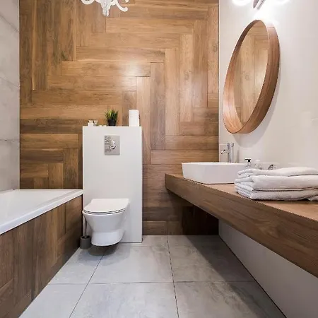 Z Ogrodkiem I Garazem Posen