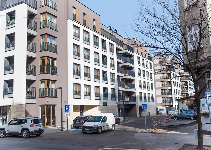 Z Ogrodkiem I Garazem Poznań